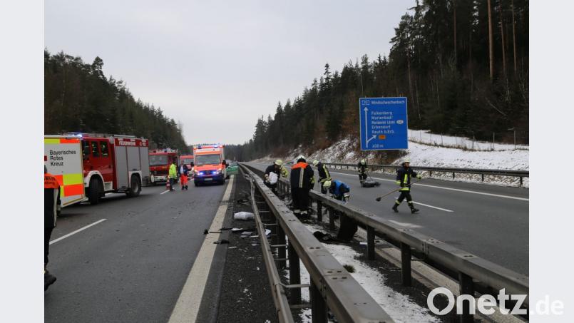 Unfall auf der A93 zwischen den Anschlussstellen Falkenberg und Wiesau. Bild: rw