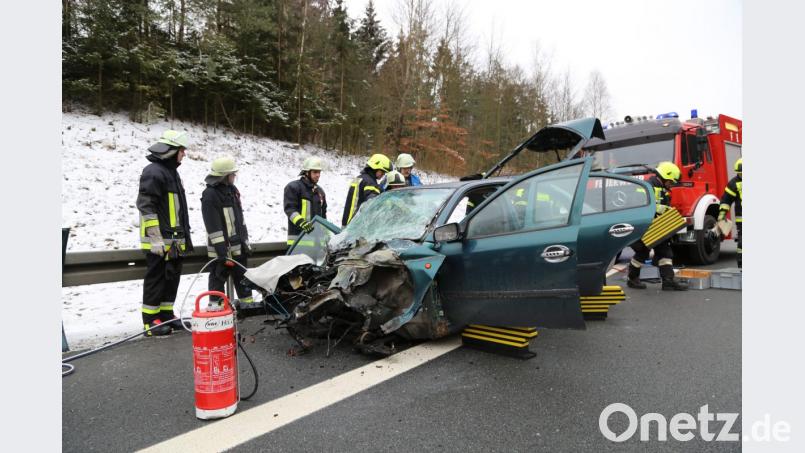 Unfall auf der A93 zwischen den Anschlussstellen Falkenberg und Wiesau. Bild: rw