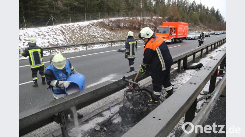 Unfall auf der A93 zwischen den Anschlussstellen Falkenberg und Wiesau. Bild: rw