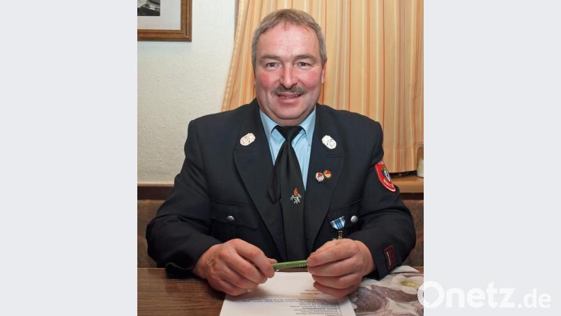 Zum Ehrenvorsitzenden wurde auf einstimmigen Beschluss der Versammlung Herbert Scharl ernannt. Nach zwölf Jahren als 1. Schriftführer, zwölf Jahren als 2. Vorsitzender und 18 Jahren als Vorsitzender hatte er nicht mehr kandidiert. Bild: sön