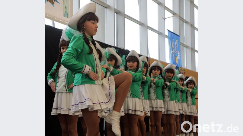 Gelungener Gardetanz der AWO-Tanzgruppe Grün/Weiß aus Oberviechtach. Bild: Wolfgang Steinbacher