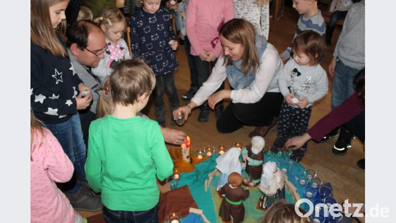 Das Fest der Darstellung des Herrn stand bei der ersten Kinderkirche des neuen Jahres in der Pfarrei Sankt Josef im Mittelpunkt. Bild: exb