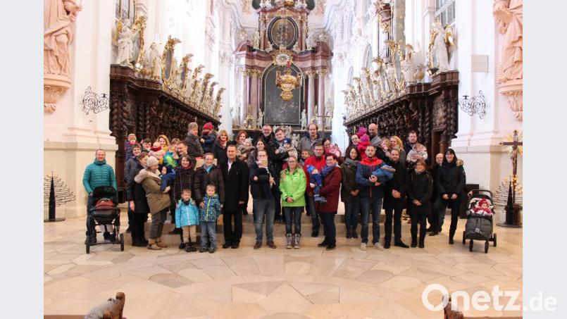 Großartigen Zuspruch fand das Tauferinnerungsfest in der Basilika, das der Pfarrgemeinderats-Sachausschuss Ehe und Familie organisiert hatte. Bild: exb