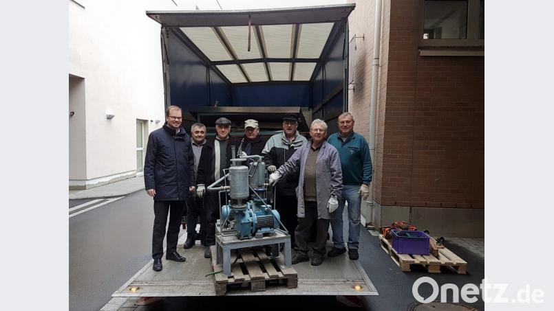 Nach dem Ausbau wurde die Sterilisationsanlage in den Lkw verladen. Bild: exb
