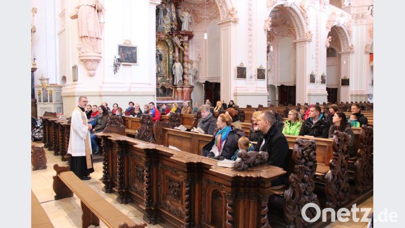 Großartigen Zuspruch fand das Tauferinnerungsfest in der Basilika, das der Pfarrgemeinderats-Sachausschuss Ehe und Familie organisiert hatte. Bild: exb