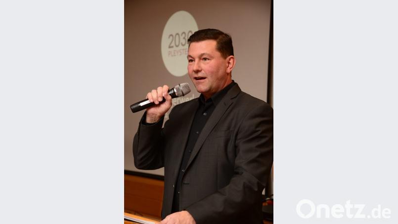&quot;Ich wünsche mir fruchtbare Stunden, damit daraus etwas erwachsen kann&quot;. Bürgermeister Rainer Rewitzer zu Beginn der 2. Bürgerwerkstatt zu &quot;Pleystein 2030&quot;. Bild: bey