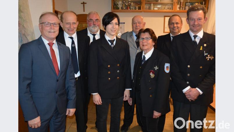 Neuwahlen standen bei der Soldaten- und Reservistenkameradschaft Konnersreuth an. Im Bild (von links) Bürgermeister Max Bindl, Thomas Eckert, Vorsitzender Werner Hoschopf, Daniela Stark, stellvertretender Kreisvorsitzender Josef Meisl, Gabi Hoschopf, Reinhard Rosner und Andreas Eckert. Bild: jr