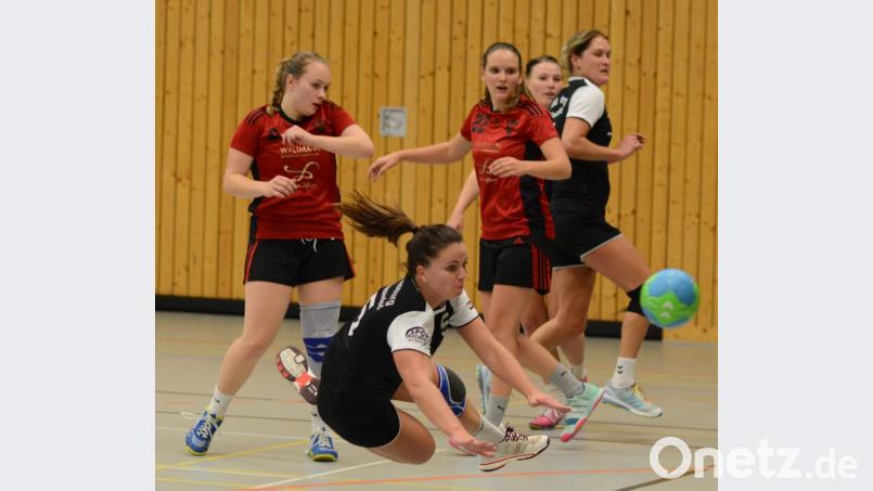 Anna Stubenvoll (vorne) wird sich ab Samstag wie ihre HSG-Teamkolleginnen wieder voll reinhauen. Bild: ham