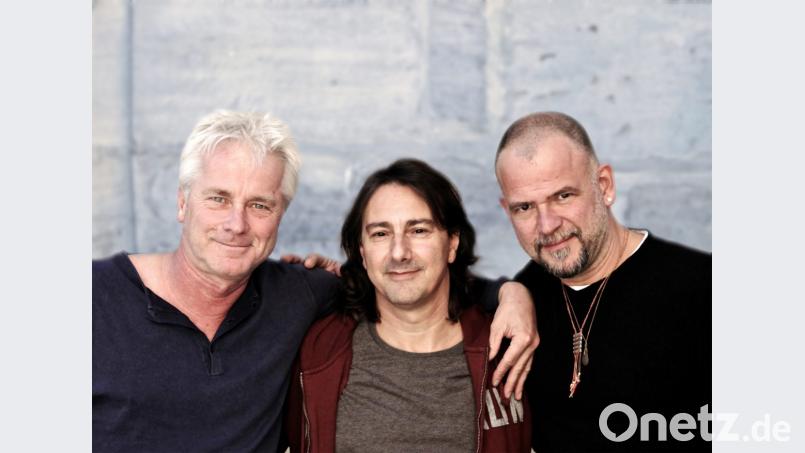 Werner Schmidbauer, Pippo Pollina und Martin Kälberer (von links) gehen wieder gemeinsame musikalische Wege. Das Resultat heißt „Süden II“. Bild: exb
