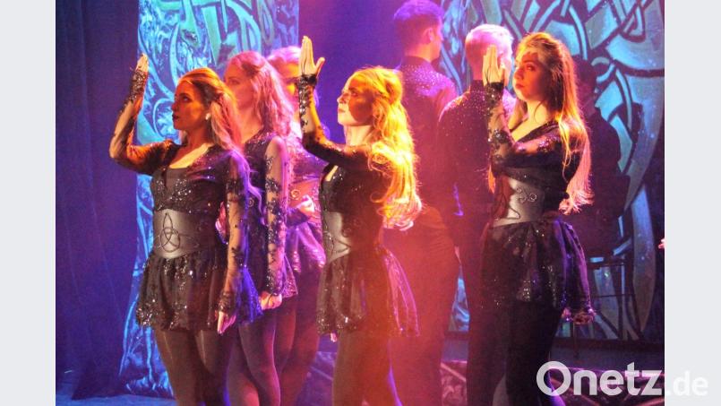 Wenn sich die Kelten versammeln ist es mystisch und zauberhaft. Rhythm of the Dance entführt in unterschiedliche Welten des irischen Stepptanzes. Bild: Dagmar Williamson [dwi]