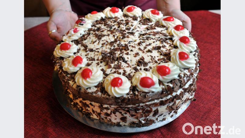 Die VHS sucht die besten Bäcker. Symbolbild: Rolf Haid/dpa