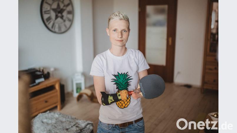 Eine starke Frau: Steffi belegte als Tischtennisspielerin bei den Paralympics in Rio den zweiten Platz, obwohl sie ohne Hände geboren wurde. Auch sie ist ab 2. Februar in der Ausstellung in St. Michael zu sehen. Bild: exb/Claudia Warneke