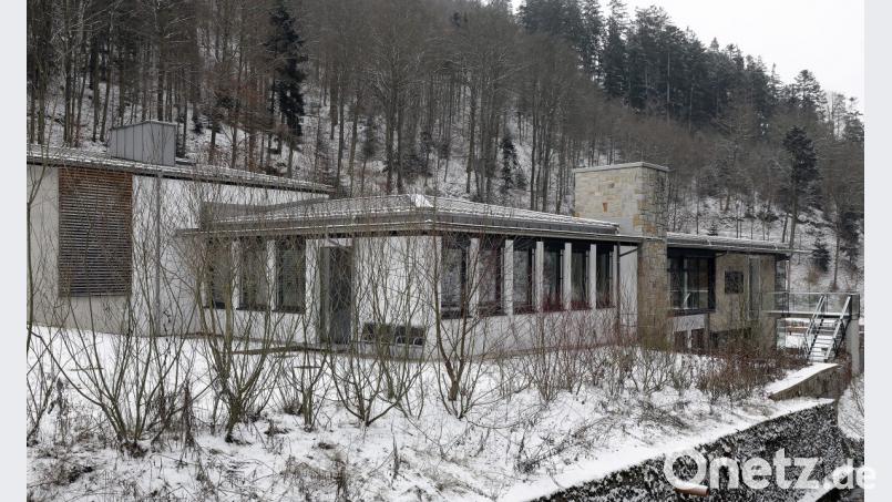 Generell spricht wohl nichts dagegen, das Gemeindezentrum in Freudenberg mit einer Photovoltaikanlage auszustatten. Zunächst sollen aber die Kosten dafür ermittelt werden. Bild: Wolfgang Steinbacher