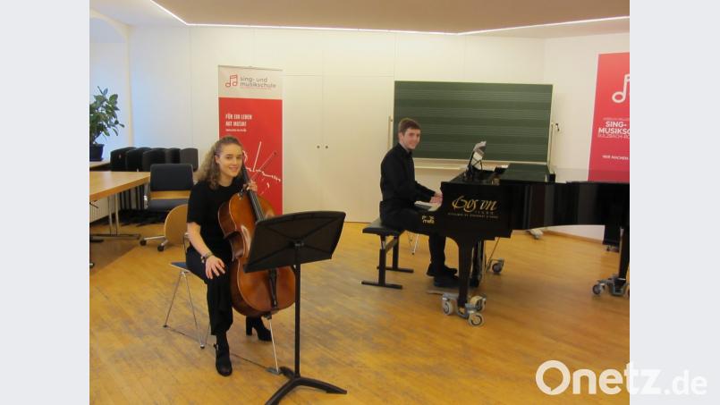 Anna Rösch und Maximilian Hauer boten der Jury Bohuslav Martinus höchst anspruchsvolle &quot;Variationen über ein slowakisches Thema&quot;. Bild: aks