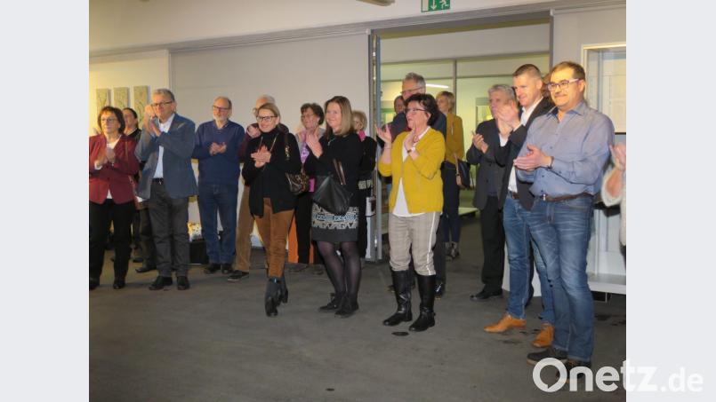 Zahlreiche Gäste wohnten der Vernissage bei. Bild: ubb