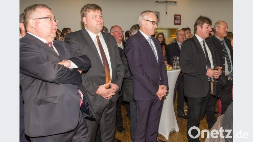 Die Bürgermeister Josef Reindl, Stefan Braun, Bernhard Lindner und BBV-Kreisobmann Peter Beer (von links) als Gäste beim Neujahrsempfang. Bild: chl