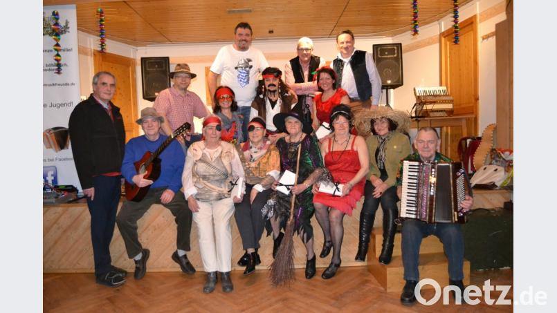 Viele hübsche Masken sah man beim "Ramba Zamba"- Musikantentreffen der "Nordoberpfälzer Musikfreunde. Bild: hcz