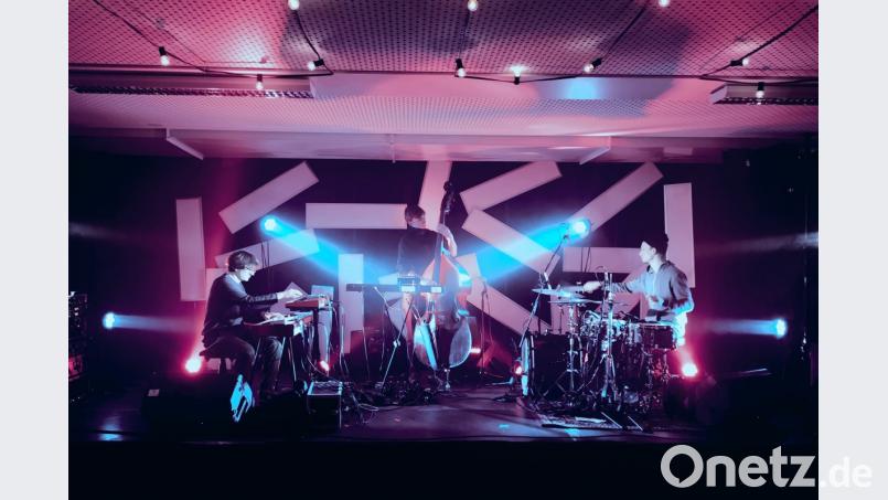 Drei Mann, ein Soundgewitter: KUF in der Sünde. Bild: Lukas Höllerer