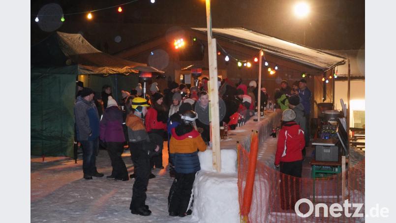 Après-Ski am Fahrenberghang mit großer Schneebar. Bild: fvo