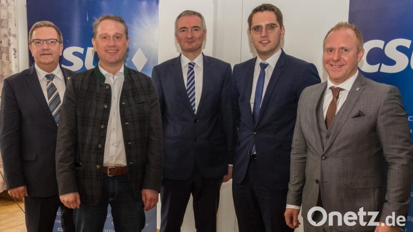 Einige wichtige Köpfe beim Neujahrsempfang der CSU Amberg Sulzbach. Bild: chl