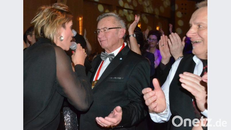 Ballermann-Queen schmachtet Ex-Polizeidirektor an. Bild: Kunz