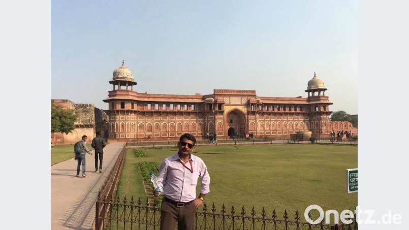 Reiseleiter Deependra Singh Ratawat, der perfekt Deutsch spricht und die Ebnather Reisegruppe durch Indien begleitete. Er liest auch regelmäßig Artikel im Onetz, wie die Ebnather berichten. Bild: soj