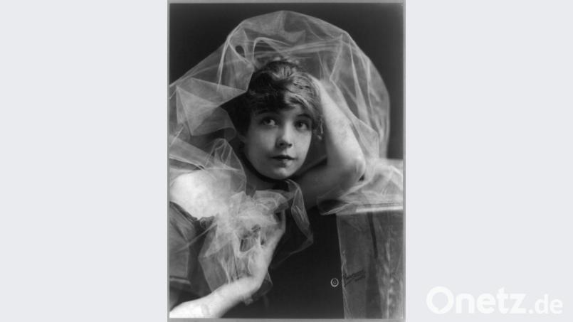 Lillian Gish zählt zu den Pionieren der Filmgeschichte. Bekannt wurde sie durch ihre Zusammenarbeit mit D. W. Griffith bei Filmen wie „Die Geburt einer Nation“. 1971 erhielt sie einen Ehrenoscar. Bild: Hartsook Photo/exb