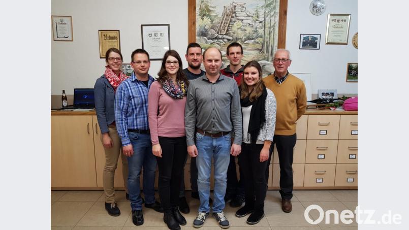 Die Steinwaldmusikanten setzen größtenteils auf den bewährten Vorstand: Julia Scherm (von links), Alexander Fick, Marina Scherm, Michael König (neu), Johannes Hecht, Andreas Rickauer, Sophia Bayer und Lothar Scharf Bild: twg