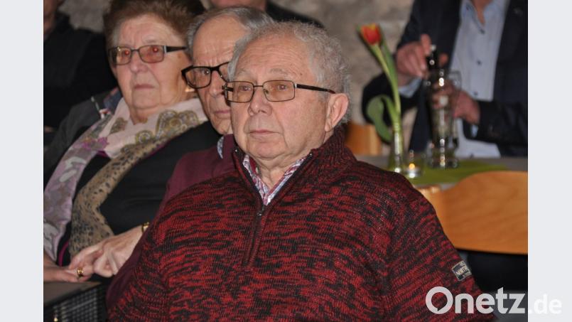 Johann Spörrer führt durch die Bilderreise durchs Jahr. Bild: ak