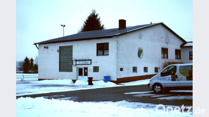 Der TSV Waidhaus muss das Hans-Sommer-Sportheim nach dem Sturm &quot;Fabienne&quot; vom 24. September renovieren. Dafür nimmt der Verein nun einen Kredit auf. Bild: fjo