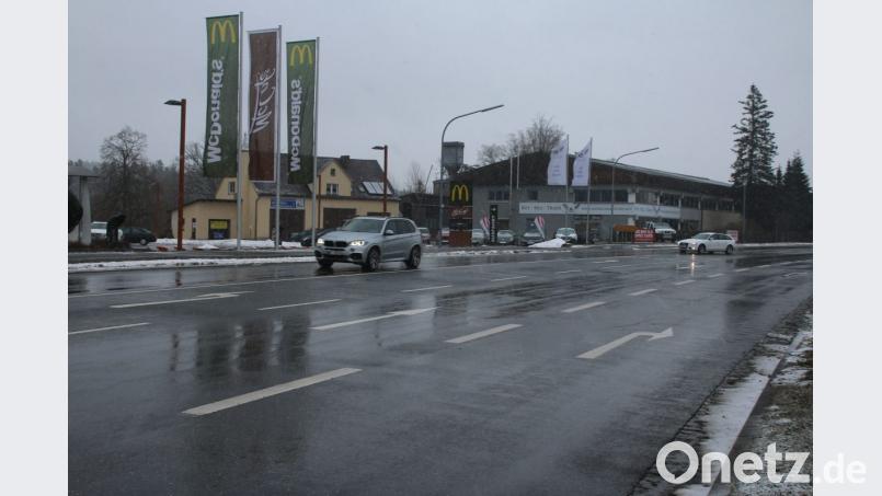 Das Gebäude an der Lagerwache 3 soll abgerissen und einem Fachmarktzentrum weichen. Nicht alle Stadträte sind davon überzeugt. Bild: sne