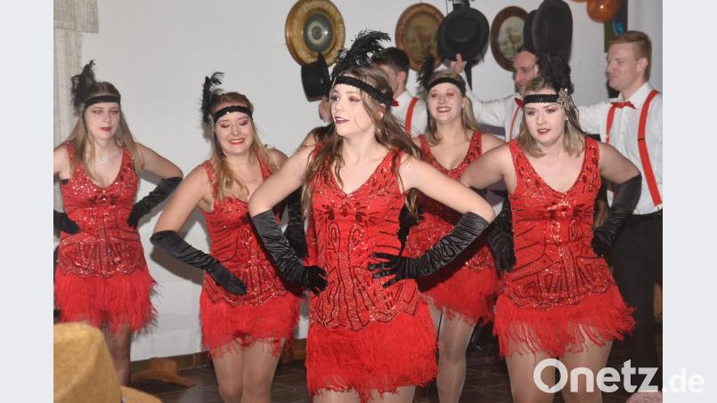 Die Showtanzgruppe &quot;Public Surprise&quot; zeigt in zehn verschiedenen Szenen die Höhepunkte ihrer bisherigen Auftritte. Bild: fjo