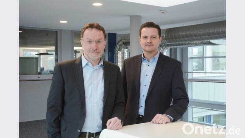 Für beide ein Karrieresprung: Markus Fillinger (links) wechselt als Vorsitzender Richter ans Landgericht Amberg. Neuer Landgerichtssprecher in Weiden ist Matthias Bauer. Bild: Gabi Schönberger