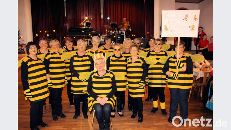 Die flotten Bienen des Frauenbundes Schmidmühlen. Bild: bjo
