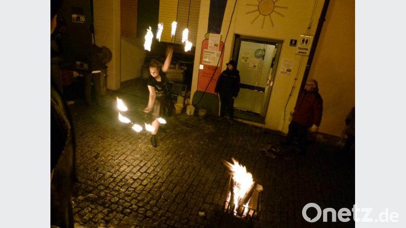 Mit vielen Flammen begeistert "Feuervogel Anki" die Zuschauer. Bild: rn
