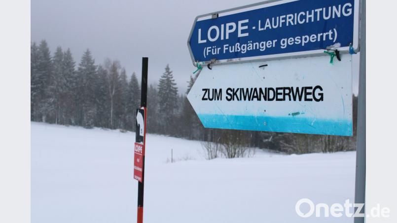 Die Loipen rund um den winterlichen Steinwald sind gespurt und bereit für die Langläufer. Auch der Pfabener Lift ist in Betrieb. Bild: ckl