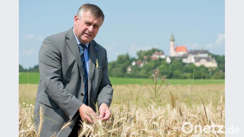Walter Heidl, Präsident des bayerischen Bauernverbandes, kritisiert, das Volksbegehren schiebe einen gehörigen Anteil der Schuld den Bauern in die Schuhe. Zudem würden die geforderten Mindestflächen für den ökologischen Anbau die Landwirte in den Ruin treiben. Bild: Sven Hoppe