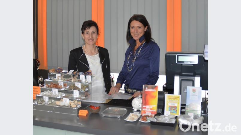 Bürgermeisterin Tanja Schiffmann (links) und Museumsleiterin Regina Kiermaier ziehen Bilanz. Bild: exb