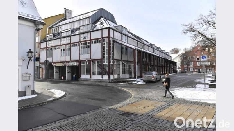 Nach dem Abriss des Parkhauses soll das Viertel im Winkel neu gestaltet werden. Dazu sucht die Stadt jetzt die besten Ideen. Bild: Florian Miedl
