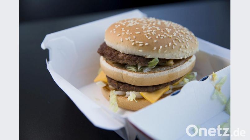 Ein Unbekannter stiehlt in der Nacht auf Donnerstag zwei Burger in Weiden. Archivbild: exb