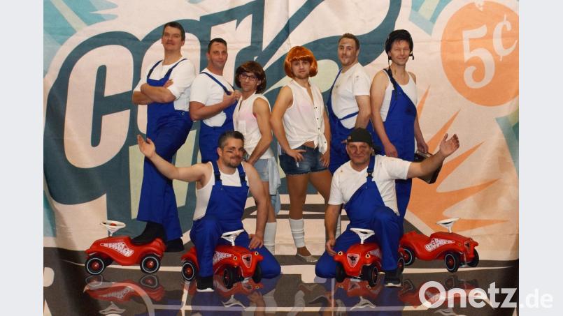 Coole Mechaniker, kesse Ladys: &quot;Car Wash&quot; lautet das Motto der neuen Show der Mitterteicher &quot;Gaudi-Buam&quot;. Bild: exb