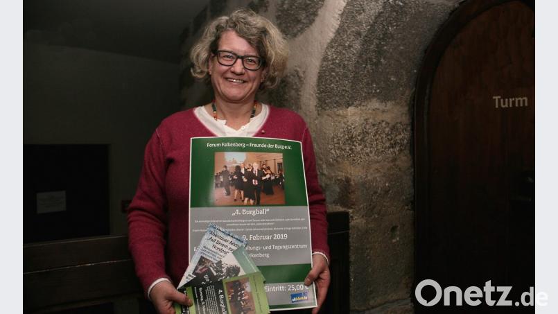 In Burg Falkenberg stellte Eva Gibhardt von „Forum Falkenberg – Freunde der Burg“ das Halbjahresprogramm 2019 vor. Bild: wro