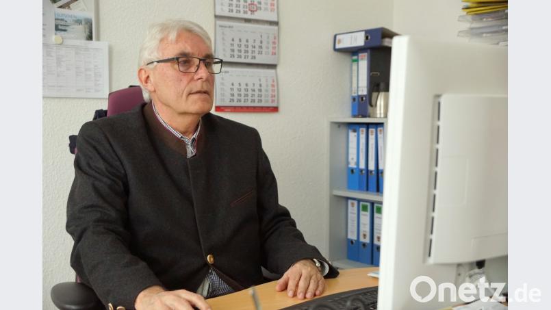 Zweiter Bürgermeister Josef Hecht ist ständiger Gast im Rathaus - und wird es wohl auch noch bleiben. Bild: bkr