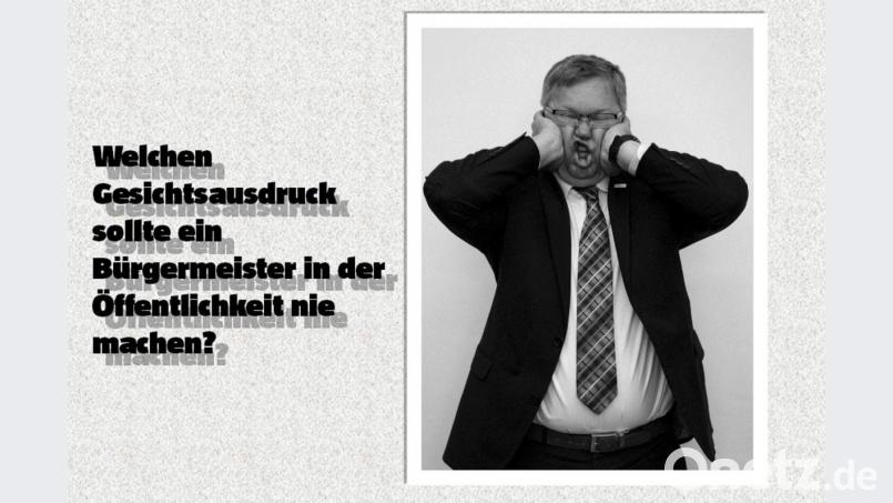 Screenshot aus der Power-Point-Präsentation der Zwölftklässler: OB Michael Cerny zieht eine Grimasse, die man so noch nie von ihm gesehen hat. Und wohl auch nie wieder sehen wird. Bild: exb