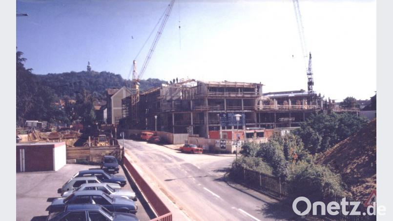 Eine Aufnahme des Rohbaus des Finanzamtes vom Sommer 1986. Bild: StBA AM-SUL