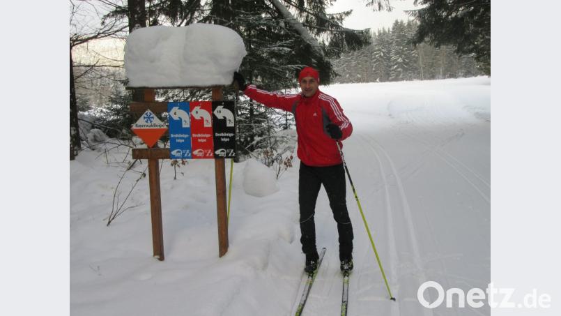 Bürgermeister Ernst Kandlbinder unterwegs im Reschbachtal. Bild: mr