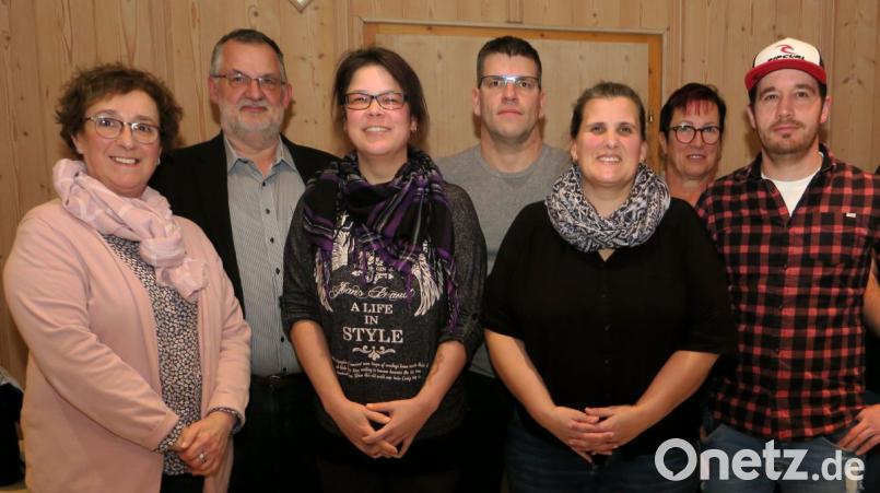 Dem neuen MSC-Vorstand gehören Ingrid Guder, Christian Guder, Monique Tieg, Michael Hirsch, Evi Hirsch, Elisabeth Feldmeier und Simon Seebauer (von links) an. Bild: Hirsch