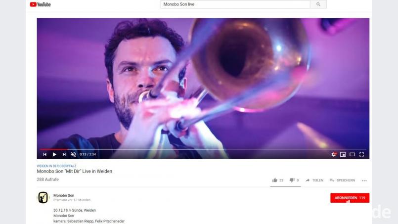 „Monobo Son“ auf YouTube. Das offizielle Live-Video zum neuen Song „Mit Dir“, das seit Donnerstag abrufbar ist, entstand im Oktober beim ausverkauften Gastspiel in der „Sünde“. Bild: Ralph Gammanick [rg] (ralph.gammanick@oberpfalzmedien.de)