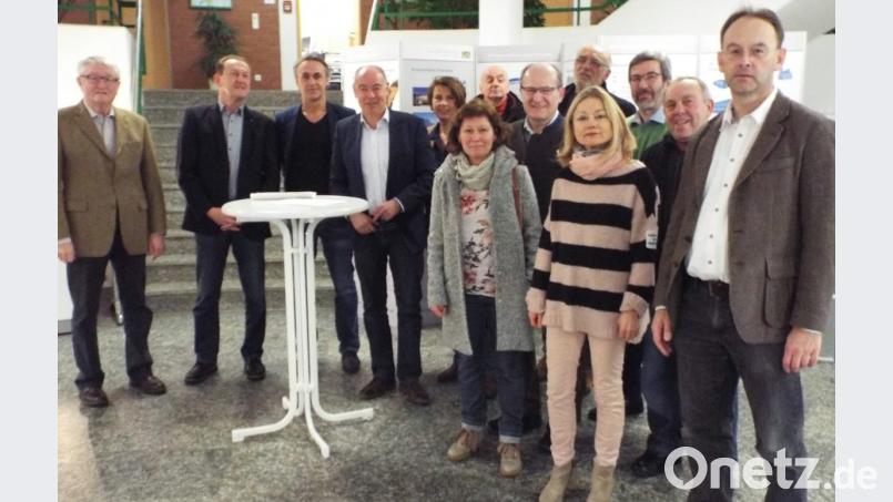 Bei der Ausstellungseröffnung. Bild: e