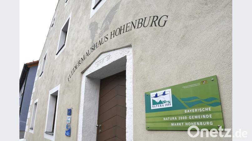 Das Fledermaushaus in Hohenburg mit der Großen Hufeisennase wurde als offizielles Projekt der UN-Dekade Biologische Vielfalt ausgezeichnet. Bild: Petra Hartl